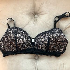 black/nude bra, black lace, worn twice